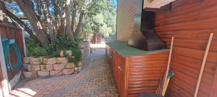 2 Bedroom Property for Sale in Meerenbosch Western Cape